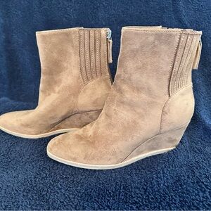Dolce Vita Tan Suede Wedge Boots